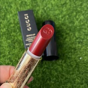 🆕 Gucci Lipstick 200 Velvet Burgundy